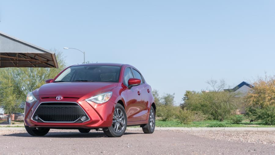  Toyota Yaris XLE Hatchback 2019 года  (NA) (фото 2 из 40)